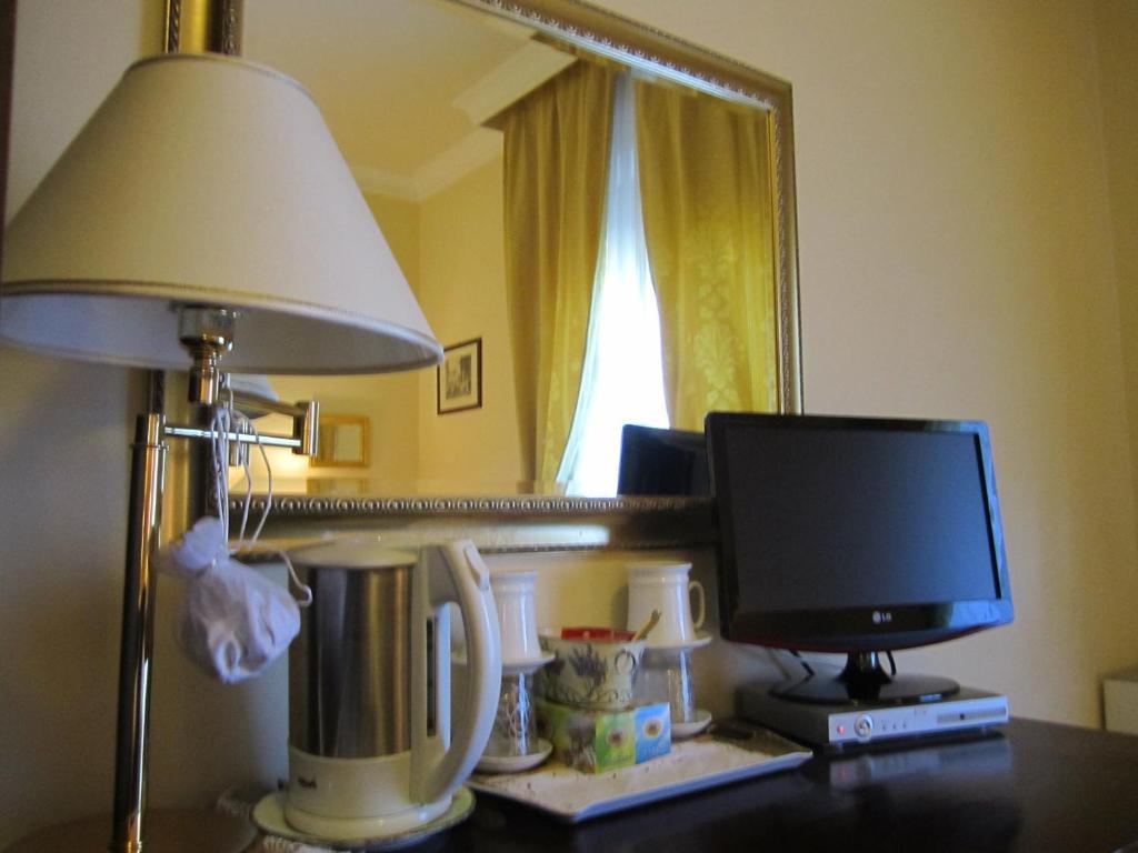 Hotel Villa Castellani Mogliano Phòng bức ảnh